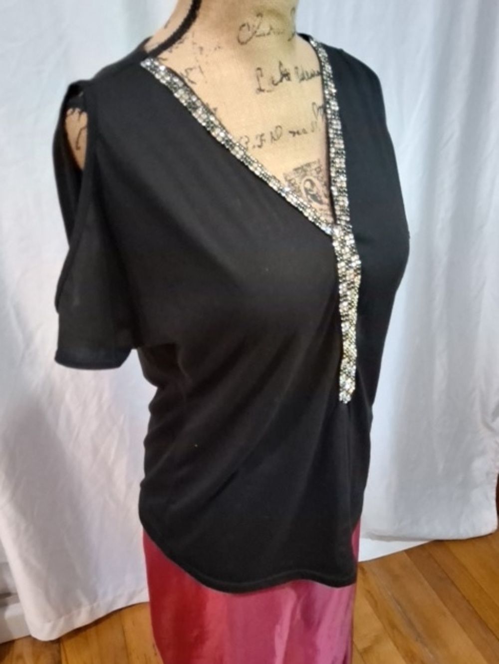 Daytrip Black V-Neck Sequin-Trim Cold-Shoulder Blouse